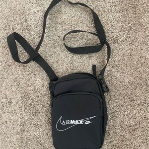 MINI NIKE CROSSBODY BAG